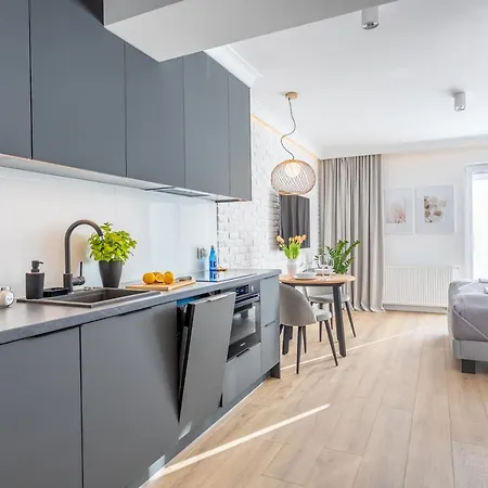 Ambria Debina Apartamento *